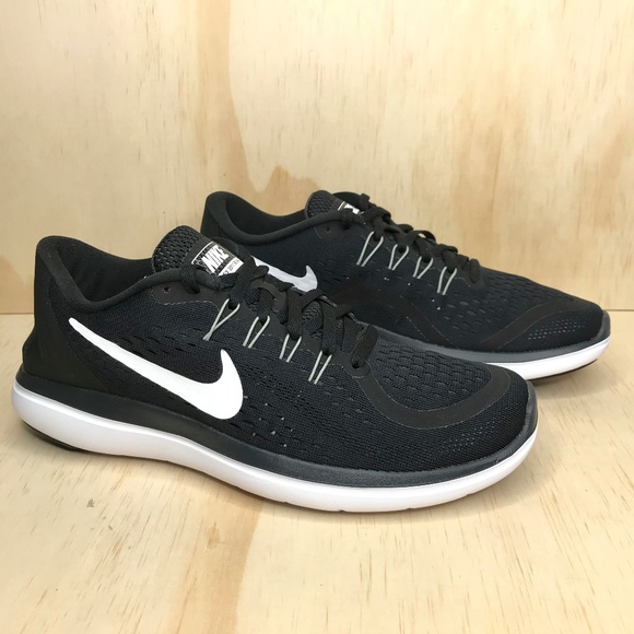 Nike Shoes - NEW Nike Flex 2017 RN Black and White